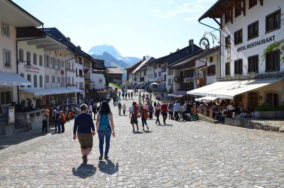 From Montreux or Bern: Gruyères Region TOUR - Itinerary for the Half-Day Exploration