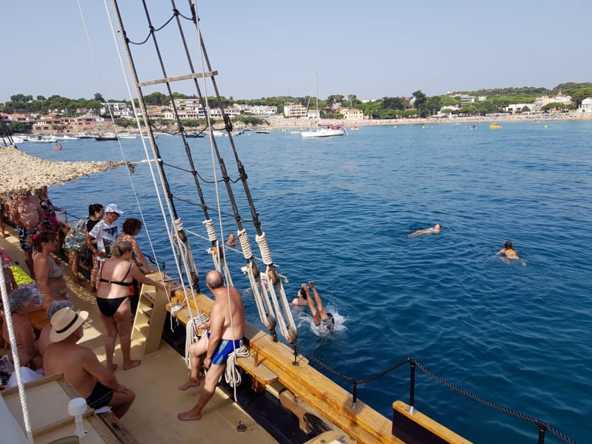 From Palamós: Southern Coast Sailing Tour - Provider and Tour Duration
