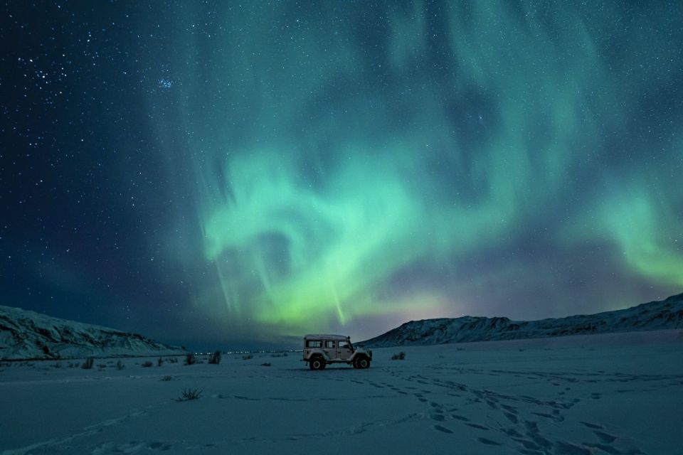 From Reykjavik: Northern Lights Private Tour and Photographs - Experience Highlights