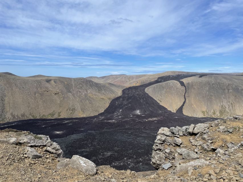 From Reykjavik: Reykjanes Geopark Tour and Sky Lagoon Visit - Experience Highlights