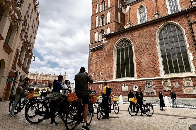 Full Bike Tour - the Old Town, Jewish Qtr & the Ghetto NEW BIKES - Booking and Cancellation