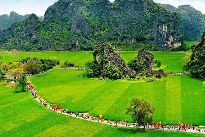 Full Day Hoa Lu and Tam Coc DELUXE Tour Including BUFFET Lunch - Itinerary Overview