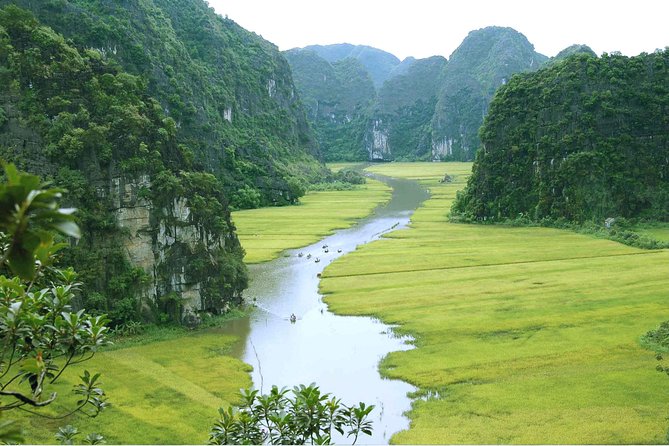 Full Day Hoa Lu, Tam Coc and Mua Cave by Limousine From Hanoi - Limousine Experience Details