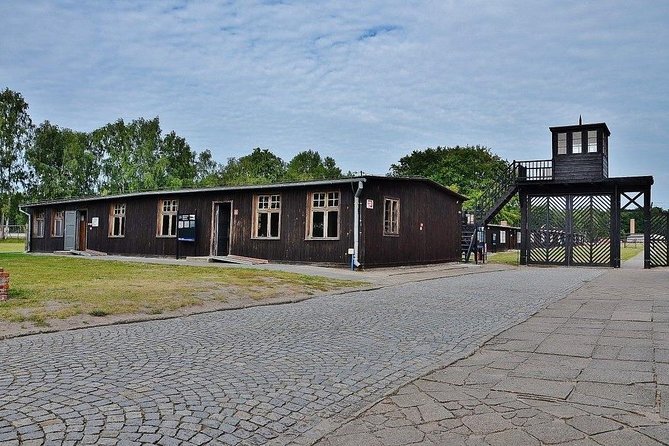 Full-Day Private Guided Tour to Stutthof Concentration Camp and Malbork Castle - Meeting and Pickup Details
