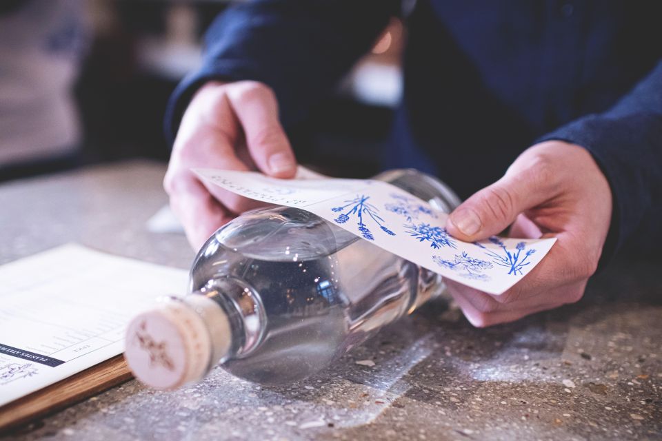 Gin Distillery Workshop in French - Experience Highlights