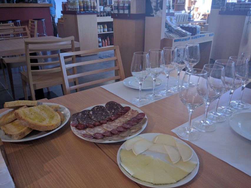 Girona: Local Wineries Tour With Breakfast and Wine Tasting - Tour Highlights