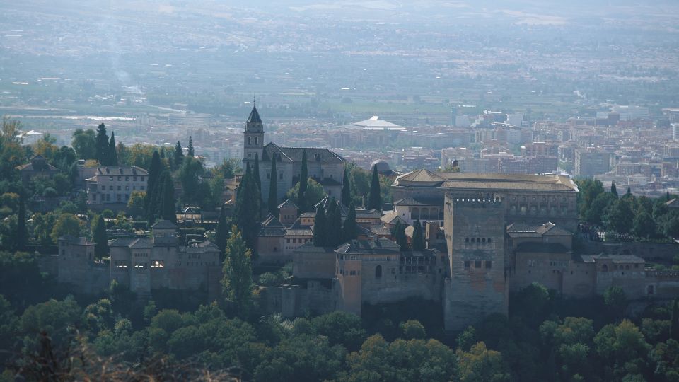 Granada: 3-Hour Historical Segway Tour - Tour Highlights