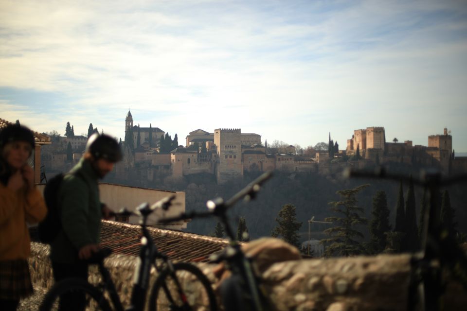 Granada: Highlights Tour by Electric Bike With Tapas Break - Experience Highlights