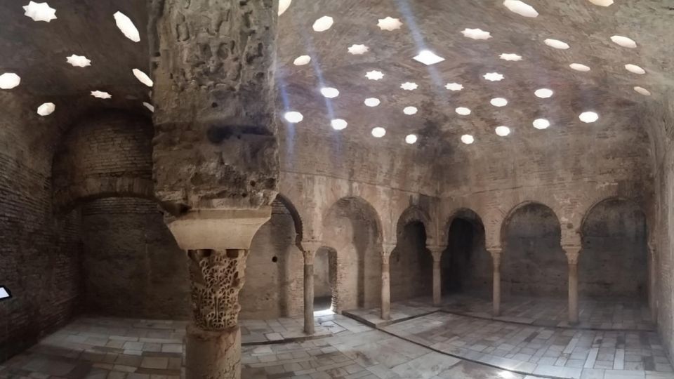 Granada Historic: Dobla De Oro in the Albaicín Neighborhood - Architectural Marvels in Albaicín