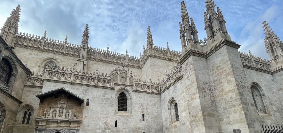 Granada: Historical City Center and Albaicín Private Tour - Landmarks Explored on the Tour