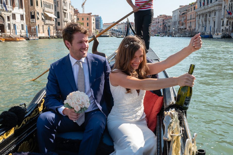 Grand Canal: Renew Your Wedding Vows on a Venetian Gondola - Experience Highlights