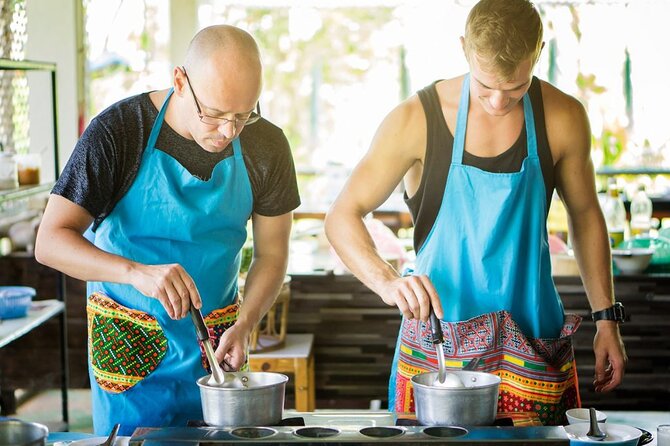 Half Day Cooking in Farm With Market Tour in Chiang Mai - Participant Details