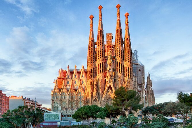 Half Day Guided Tour To Sagrada Familia And Park Guell Barcelona - Itinerary Highlights