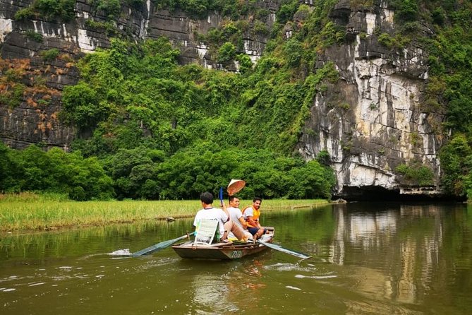 Hanoi - Halong Bay - Sapa - Airport (5days) - Day 2: Cruising Halong Bay