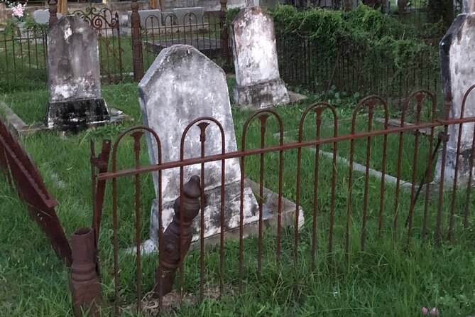 Historic Ghost Cemetery Walking Pub Crawl Of Bay St. Louis - Meeting Point Details