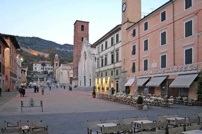 Historic Versilia by E-Bike. From the Sea to the Hills Passing Through Pietrasanta - Historic Sites to Explore