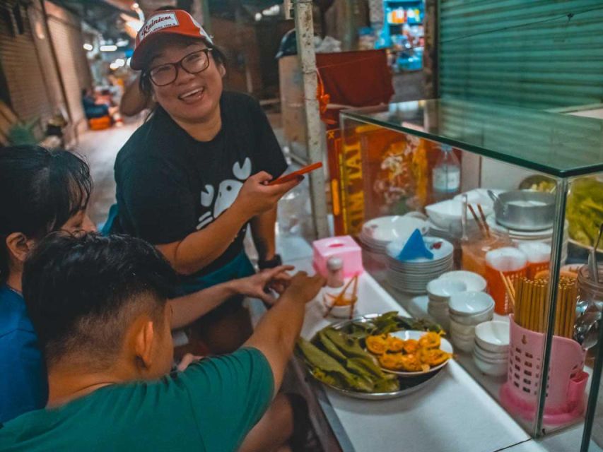 Ho Chi Minh City: Street Foodie Night Cycling Tour - Tour Highlights