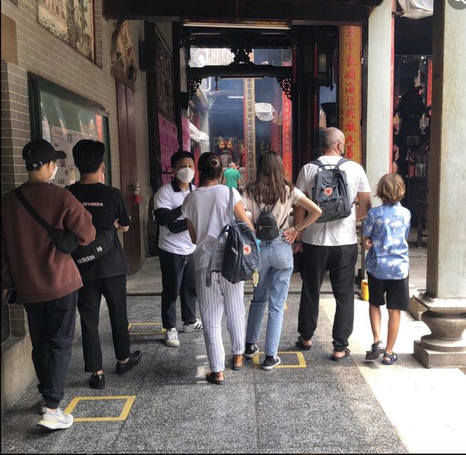 Ho Chi Minh: Visiting Chinatown With Students on the Bike - Key Destinations