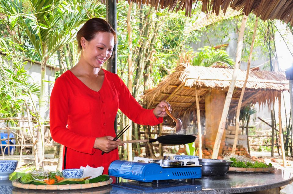 Hoi An: Grandma's Home Cooking Class With Market Tour - Market Exploration