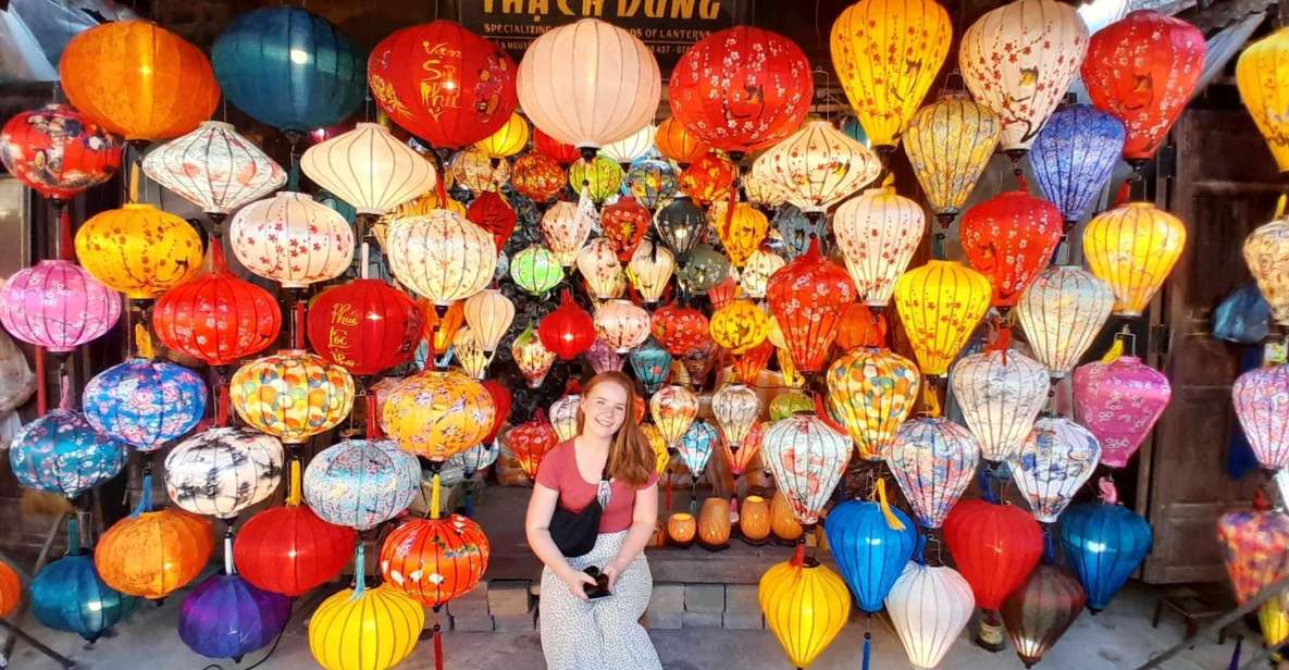 Hoi an Night Market With Walking Tour - Sampan Boat Ride - Location and Historical Significance