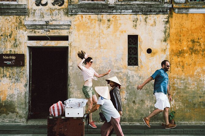 Hoi an Walking Tour With a Personal Photographer - Highlights of the Walking Tour