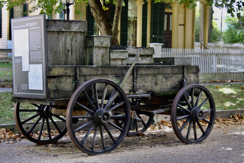 Illinois: Land of Lincoln Self-Guided Audio Walking Tour - Experience Highlights