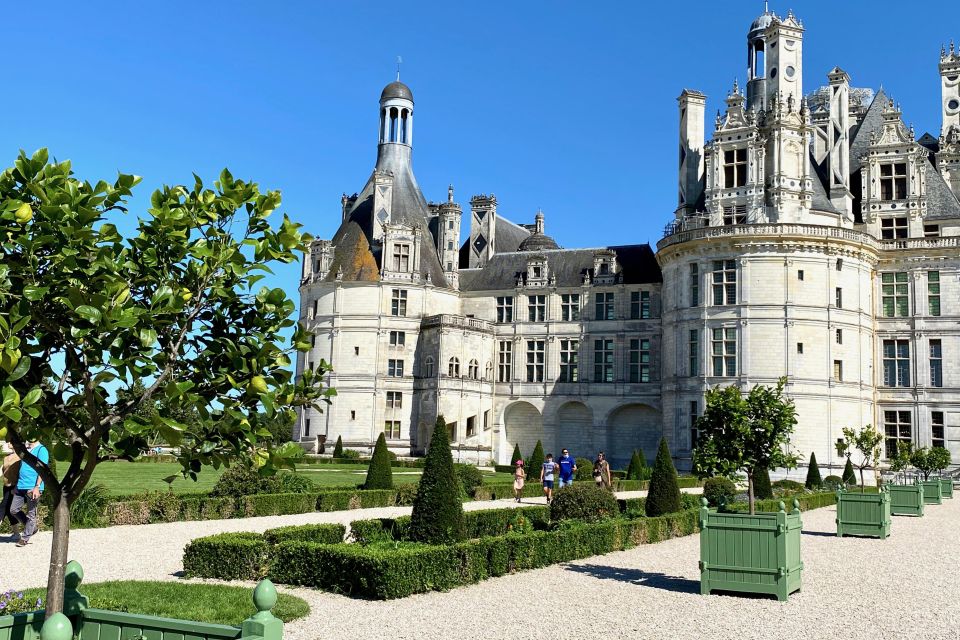 Individual Tour of Chambord, Chenonceau, and Amboise From Paris With a Guide - Experience and Inclusions