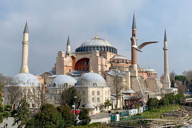 Istanbul, Topkapi Palace, Basilica Cistern and Grand Bazaar Tour - Exploring Basilica Cistern