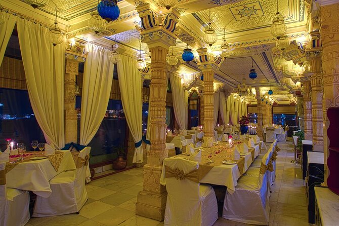 Jag Mandir Island Dinner With Lake Pichola Boat Ride Transfers - Three-Course Dinner Experience
