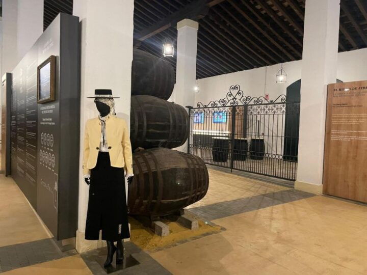 Jerez De La Frontera: Sherry Winery Tour With Tasting - Tour Features and Highlights