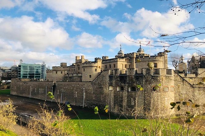 Kid-Friendly London in a Day Tour With Westminster Abbey and Tower of London - Changing of the Guard