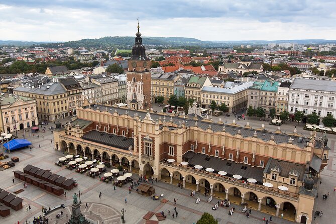 Krakow Guided Tour by Golf Cart in Old Town, Wawel Castle & Salt Mine Wieliczka - Itinerary Overview