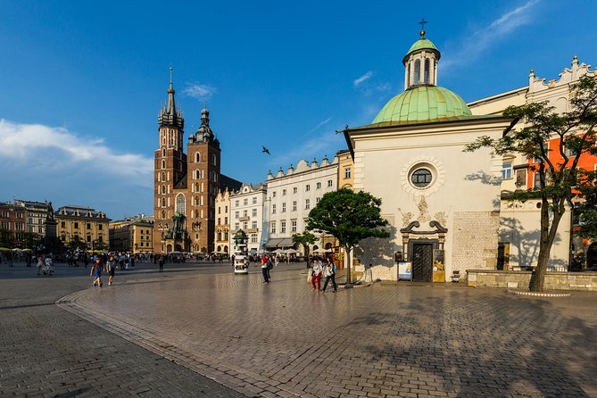 Krakow Old Town Guided Walking Tour - Tour Duration and Meeting Point