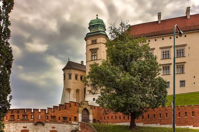 Krakow - Wawel Sightseeing of the Royal Hill - Wawel Cathedral: Architectural Marvel