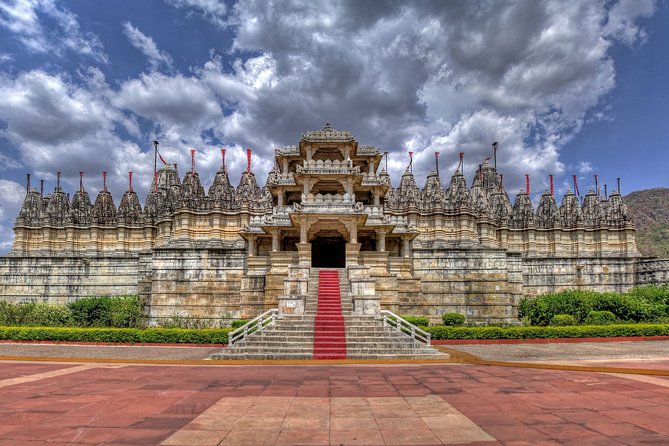 Kumbhalgarh & Ranakpur Day Tour From Udaipur - Exploring Ranakpur Jain Temple