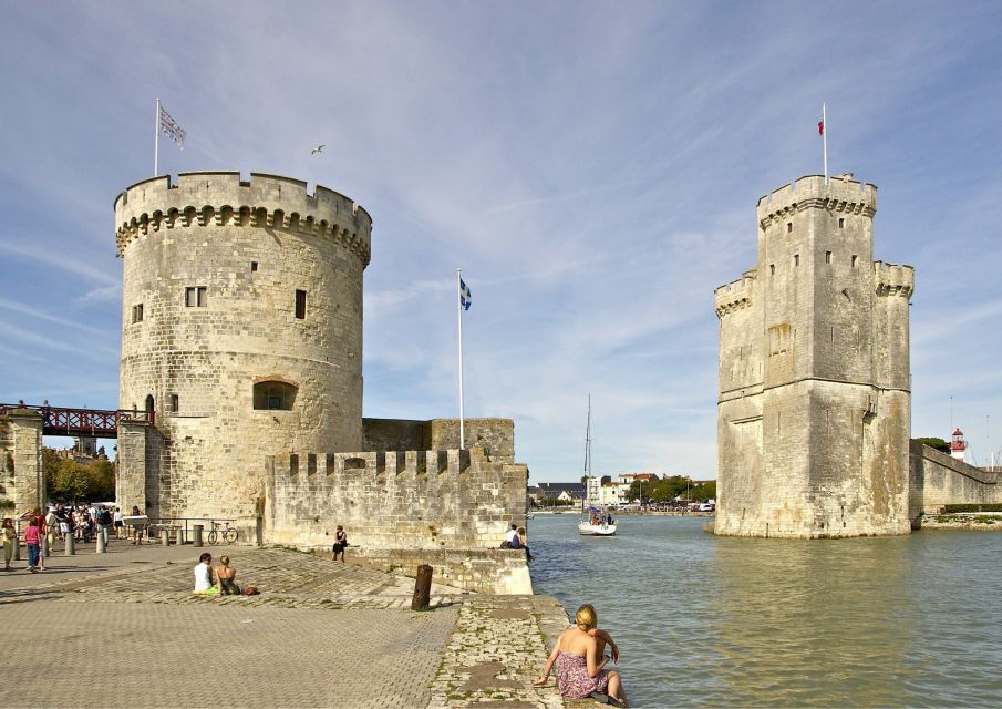 La Rochelle : Discovery Stroll and Reading Walking Tour - Inclusions