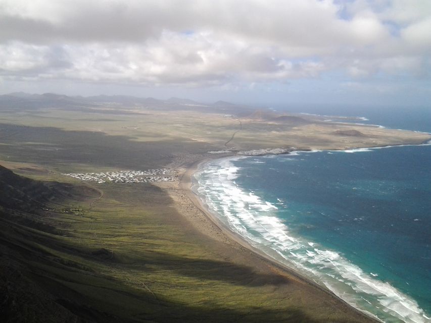 Lanzarote: Northern Cliffs & Valleys Walking Tour - Activity Description