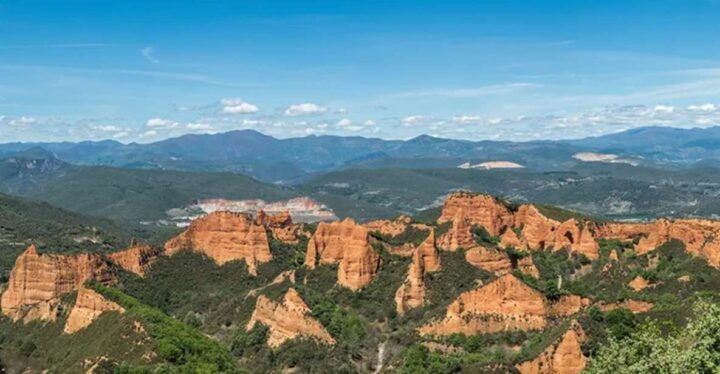 Las Médulas: Guided Walking Tour - Tour Duration and Language