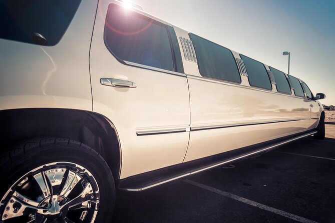 Limousine Ride in Dubai - Chauffeur Services and Amenities