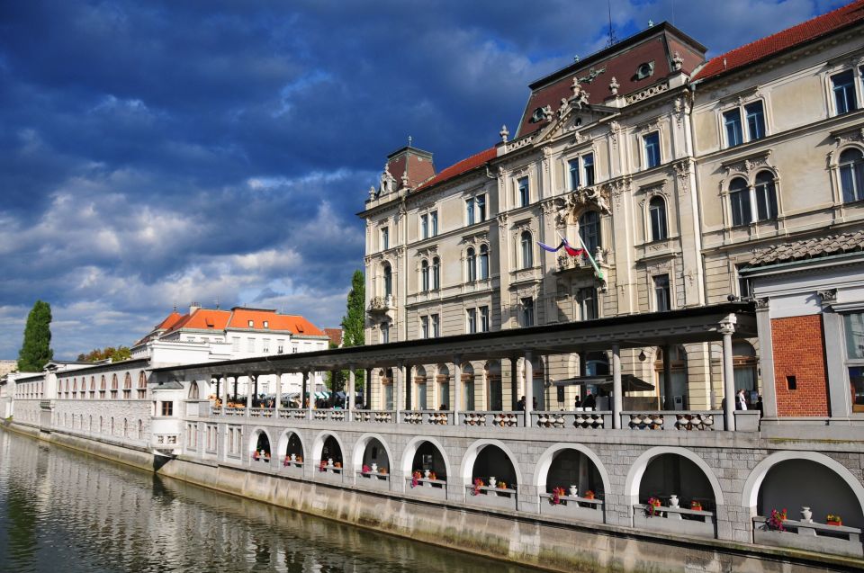 Ljubljana: Market Tour With Breakfast - Tour Duration and Guide