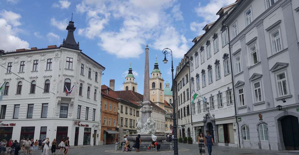 Ljubljana: Walking Tour With Licensed Guide - Tour Experience