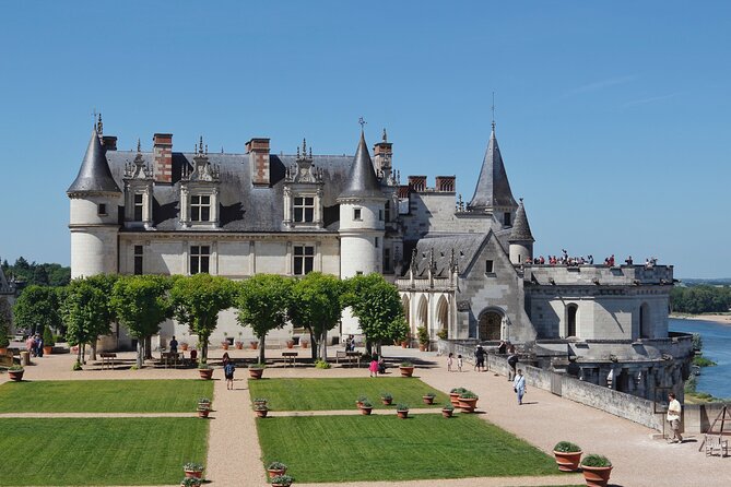 Loire Valley Castles Guided Tour With Transportation From Paris - Itinerary Overview