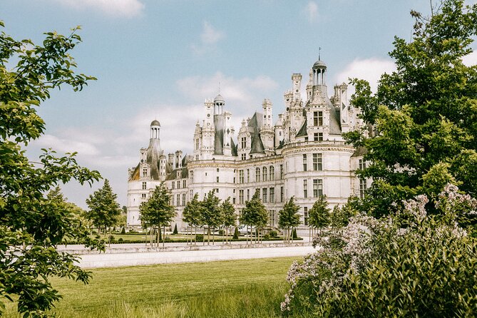 Loire Valley Emblematic Castles Private Tour With Antoine - Tour Inclusions