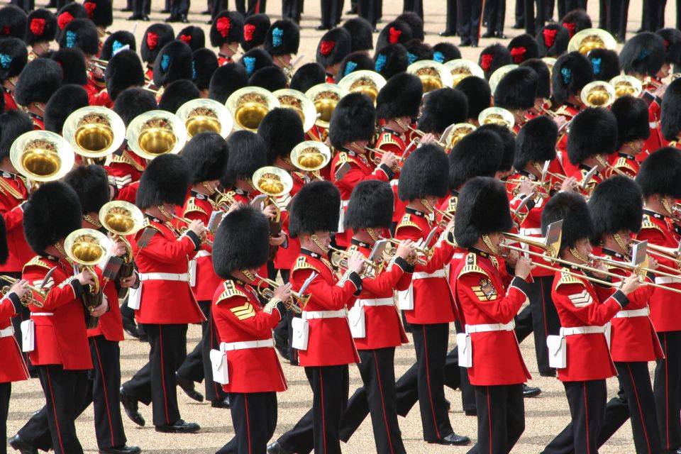 London: Buckingham Palace Changing of the Guard Guided Tour - Tour Description