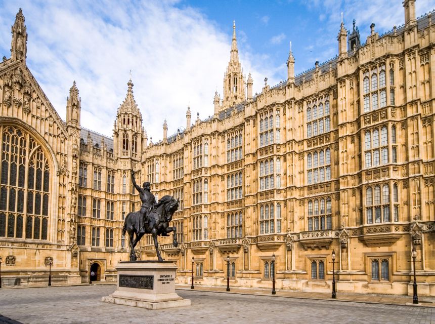 London: Changing of the Guards Ceremony Guided Walking Tour - Experience Highlights