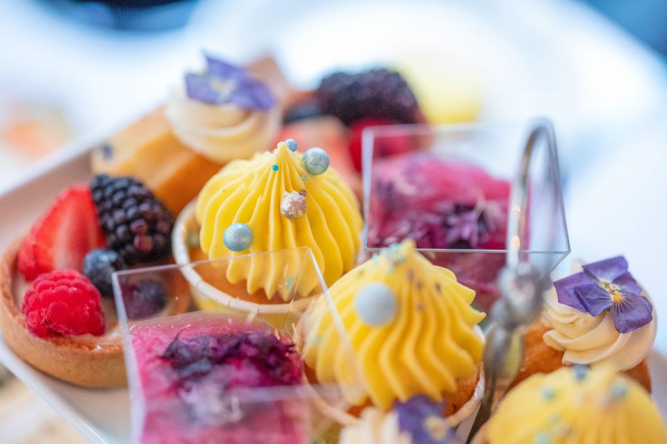 London: Gin and Afternoon Tea Bus Tour With Audio Guide - Activity Details