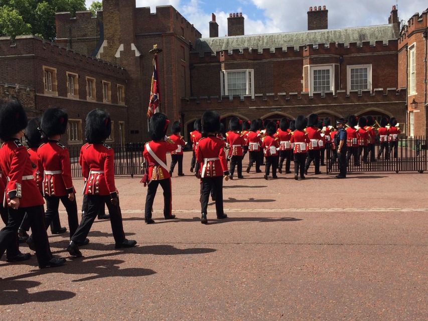 London: Royalty Walking Tour With Changing of the Guard - Tour Highlights