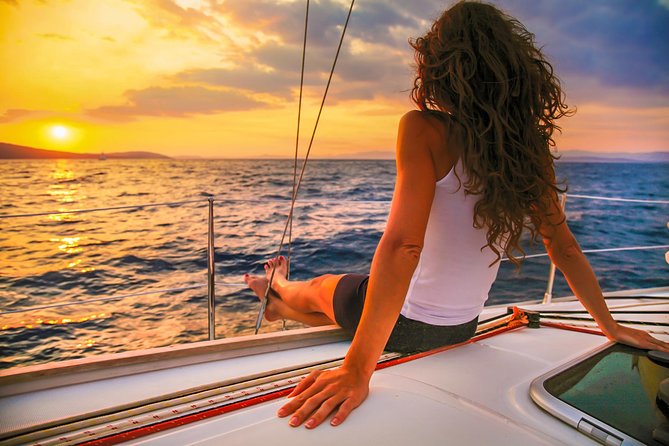 Los Cabos Luxury Sunset Sail With Light Apetizers and Open Bar - Booking Details