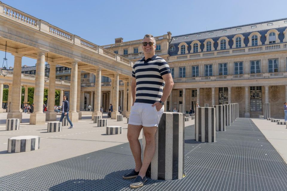 Louvre Area Photo Shoot by Paris Photographer - Languages and Accessibility