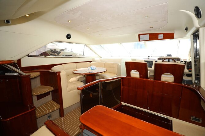 Luxury Shared Yacht Tour in Dubai Marina With Food - Luxury Yacht Features